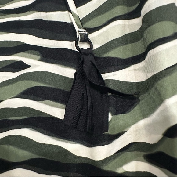 Coco Reef Astra Bra Sized Plunge Underwire One Piece Swimsuit - Wild Zebra - Picture 8 of 12